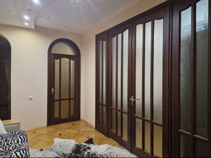 3кімн. 128м.кв. Свободи,19 в центрі міста - фото 1