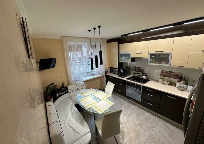 Продаж 2к квартири р-н Виставка - фото 1