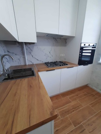 Топ продажу! 1к новобудова сучасний ремонт + кухня / низьке оформлення - фото 1