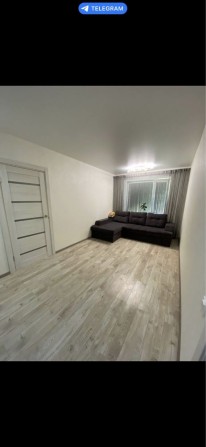 2 х кімнатна квартира можлива продажа по сертифікату район 6й школи - фото 1