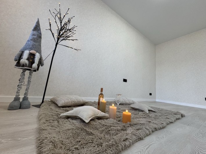 Продаж 1к квартири з ремонтом на  Озерній - фото 1