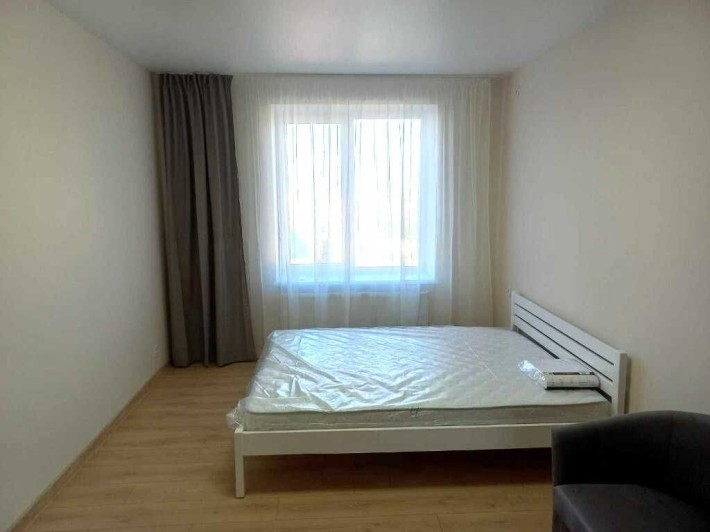 Продаж 1к квартири 38 кв. м на вул. Пілотська - фото 1