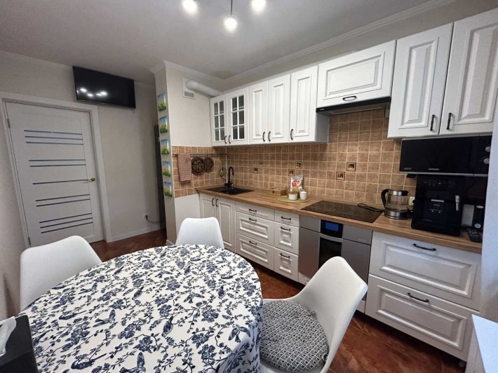 Продаж 4-кімнатної квартири, 1-й мікрорайон - фото 1