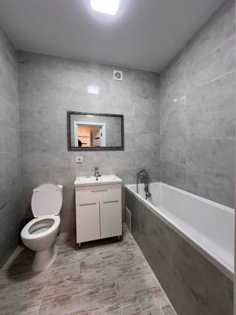 Терміново,1 к Озерна,Автобіграфія.3 поверх,не кутова. - фото 1