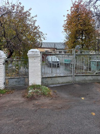 Простора квартира з окремим закритим двориком - фото 1