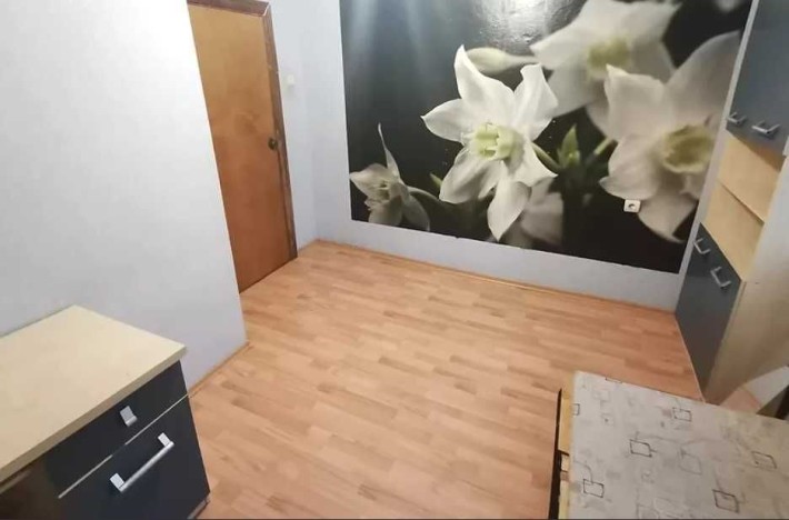 3к квартира в Центрі. Цегляний будинок, вікна у двір - фото 1
