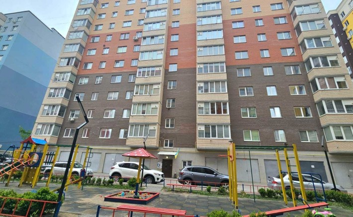 Світла 2-кімнатна квартира  на Озерній - фото 1