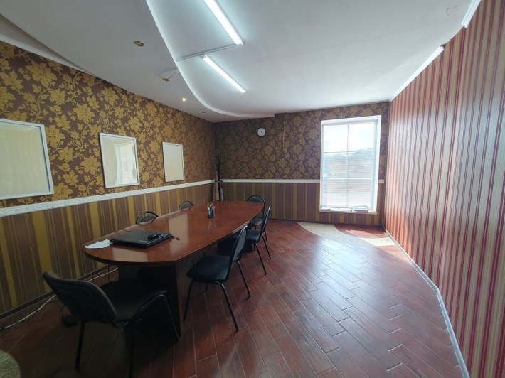 Продам 7к на Озерній біля озера - фото 1