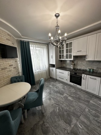 Продам 3-ох кімнатну квартиру - фото 1