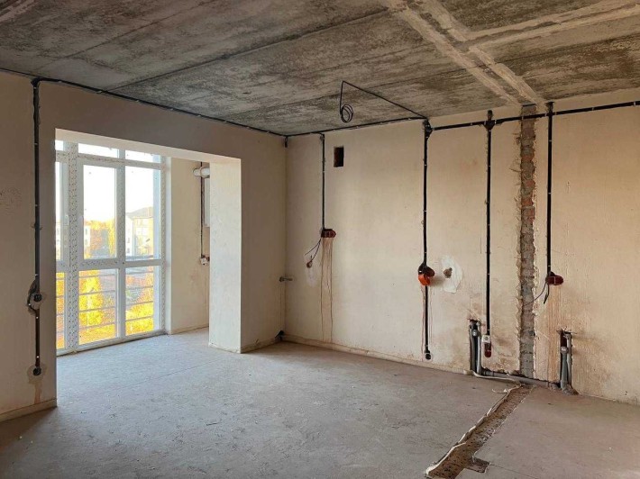 Продаж 2к квартири в новобудові з коміркою - фото 1