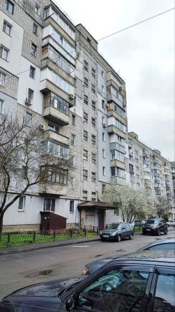 Продам 1 комн.квартиру в кирпичном доме. Левый берег. - фото 1