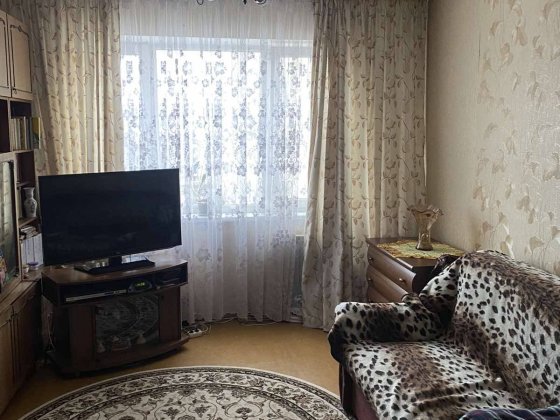 Продається 3 кімнатна квартира по вул. Велика Окружна 3, Святошинский район. Київ