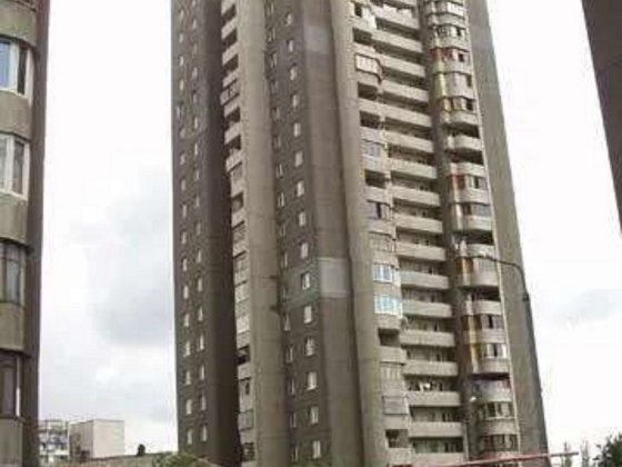 Продам 4-кімнатну квартиру, під ремонт, вул. Азербайджанська 16/3, 4/20 Київ