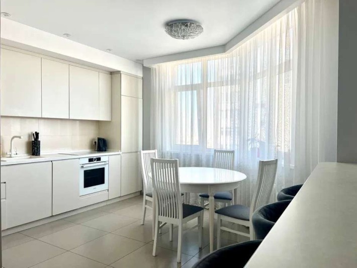 Продаж 3к квартири на вул. Освіти, 16а у Солом'янському районі - фото 1