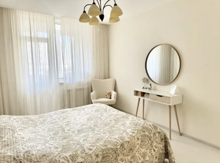 Продаж 2к квартири, ремонт, вул. Чавдар, 13 метро Осокорки - фото 1