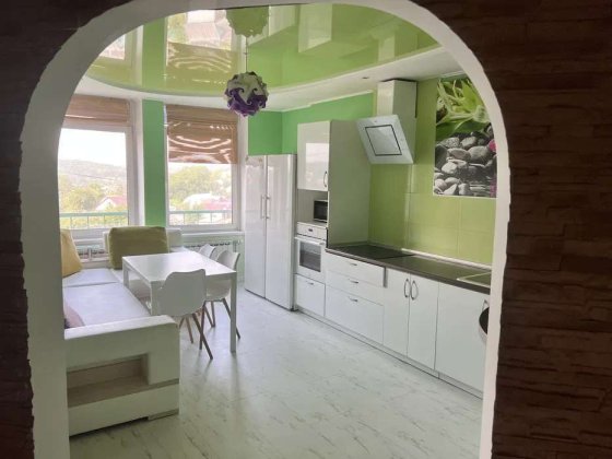 Видова квартира у мальовничому чистому районі Мишоловка, проспект Науки 80а/73 Київ