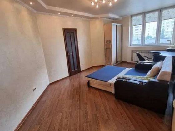 Продається 2-кімнатна квартира в ЖК Корона вул.Срібнокільска, 1 Київ