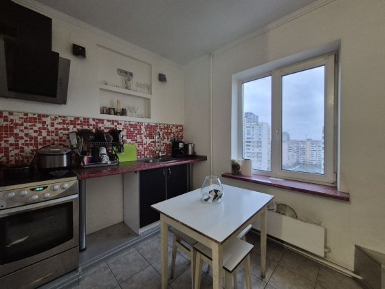 Продається 2-кімнатна  квартира, Григоренко,36, метро Позняки Київ