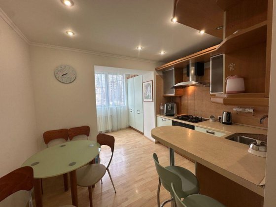 Продаж 3х кімнатної квартири на Печерську  Вул. Соловцова, 3 Київ