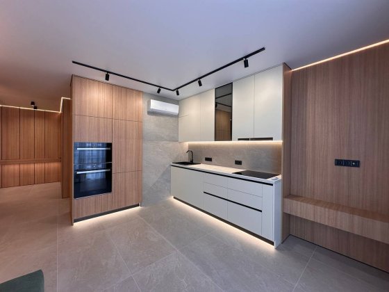 Продам 2к квартиру з дизайнерським ремонтом у ЖК Dibrova Park Киев