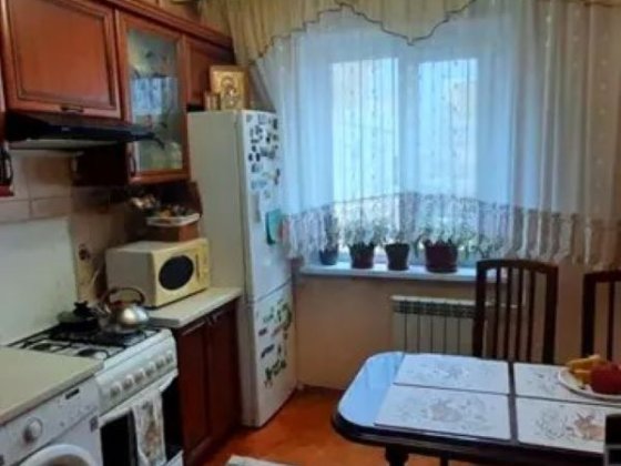 Продаж 3-кімнатної квартири, вул. Драгоманова, Дарницький р-н Киев