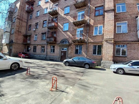 Продається 2-К квартира за адресою: вулиця Алмазова (Кутузова), 1, 85 000 у.о. Киев