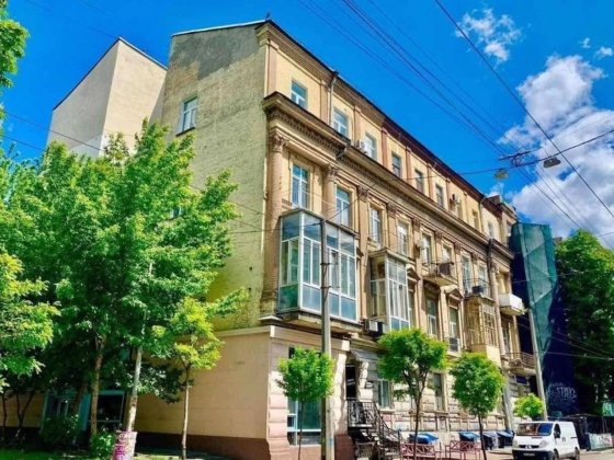 Продаж 2 к квартира на вул. Велика Житомирська, буд.34, дореволюційний буд Київ