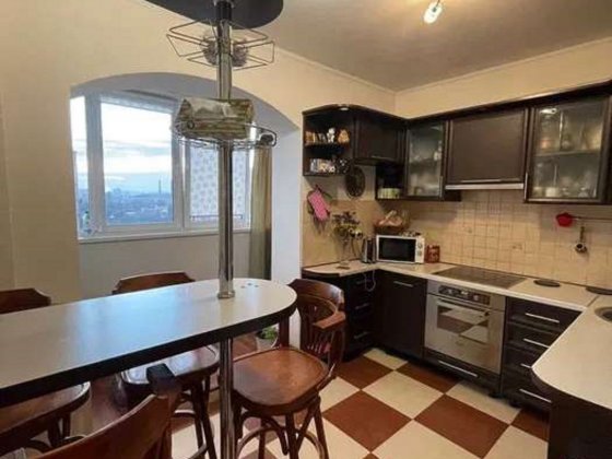 Продаж 3-кімнатна квартира по вул. Алма-Атинська, 39 А, Дарниця Київ