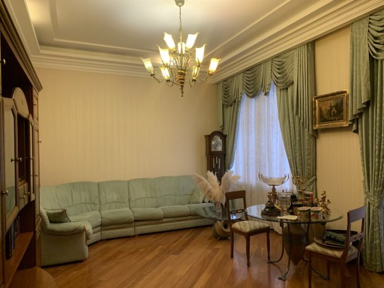 Продається дворівнева 6-кімнатна квартира на вул. Інститутська, 13/4 Київ