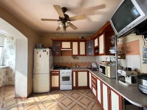 Продаж 1-к квартири Ернста вул. 12 Київ