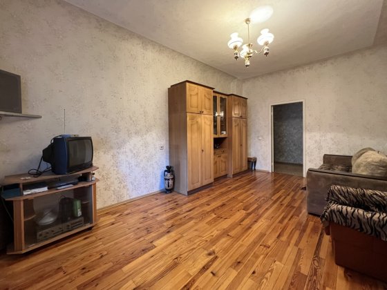 Продається двокімнатна кватрира, по вул. Чумака Василя 13 Київ