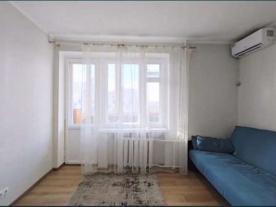 Продаж 1-к квартири вул.
 Дністровська, 1а Киев