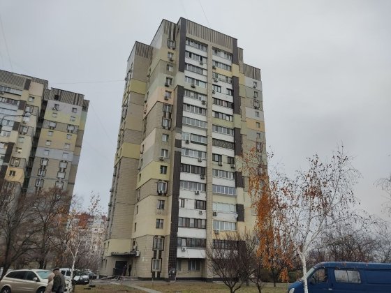 Продаж 4-х кімнатної квартири вул. Кікабідзе (Булгакова) 18 Київ