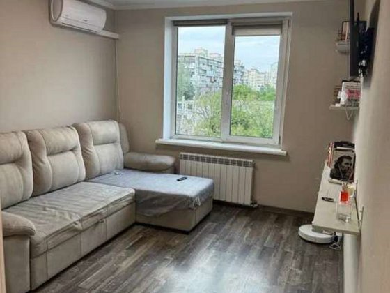 Продається 1-кімната на Березняках 28,7м  Тичини Павла просп., 13 Киев