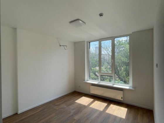 Продаю    1 кімнатну  квартиру  21  м2. Стуса 35-37, м. Житомирська Киев