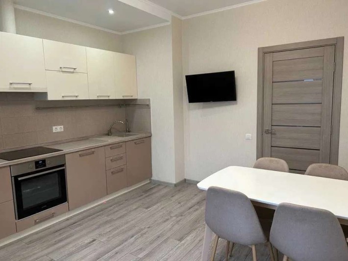 Продаж 2-кімнатної квартири по вул.Драгоманова, 2а. - фото 1