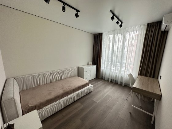 Продається 3-х кімнатна квартира на лівому березі, вулиця Каховська 62а, ЖК Каховська. Киев