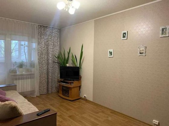 Продам двокімнатну квартиру, поверх 1,  по вул. Градинська, 10 а. Киев