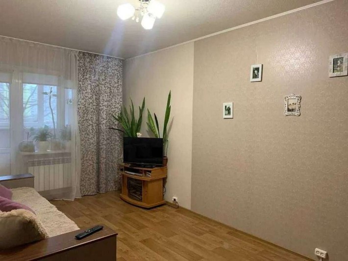 Продам двокімнатну квартиру, поверх 1,  по вул. Градинська, 10 а. - фото 1