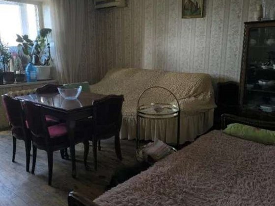 Продаж 4-кімнатної квартири на вул. Дачна, 53. Київ