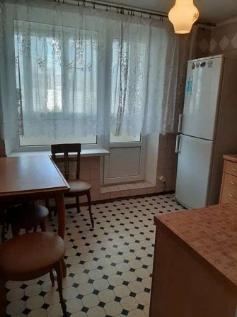 Пропонується затишна та тепла 2-кімнатна квартира в одному з найзеленіших районів Києва — навпроти п - фото 1