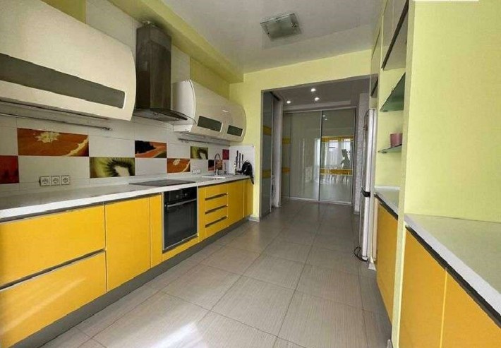 Продаж 2-кімнатної квартири з ремонтом по вул. Вишгородська 45/2 - фото 1