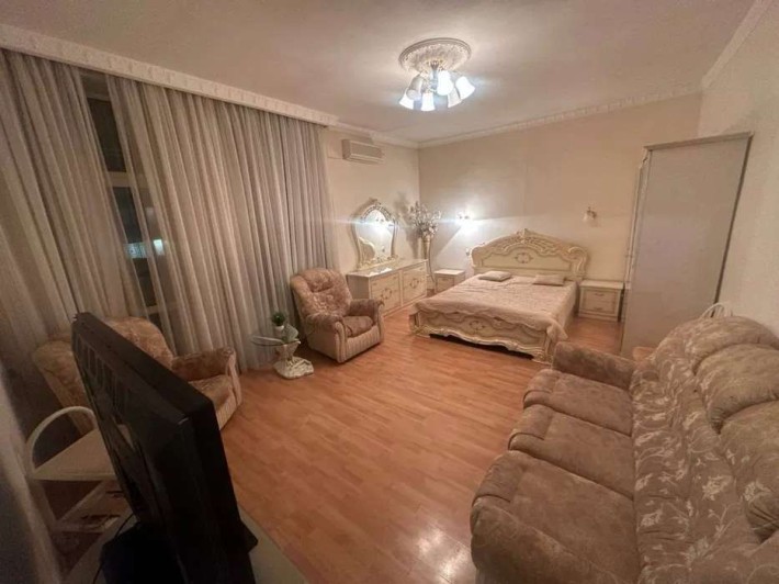 Продаж 1-к квартири вул. Володимирська 37 - фото 1
