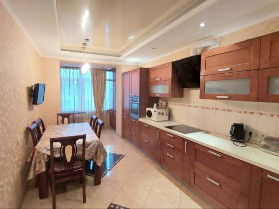 Продаж 3-кімнатної квартири на вул. Маршала Конева(Самуіла Кішки) 7а метро Іподром Киев