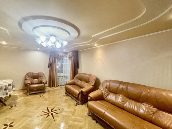 Продаж 3-к квартири вул. Богатирська 6/1 Київ