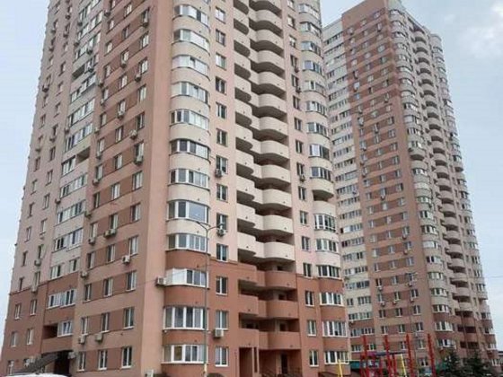 Продається 3-кімнатна квартира по вул.Крушельницької, 15а. Київ