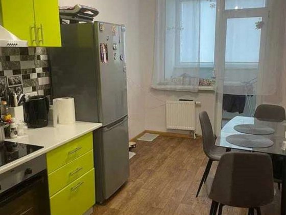 Продається 1 кімнатна квартира по вул.Драгоманова 2А. Київ