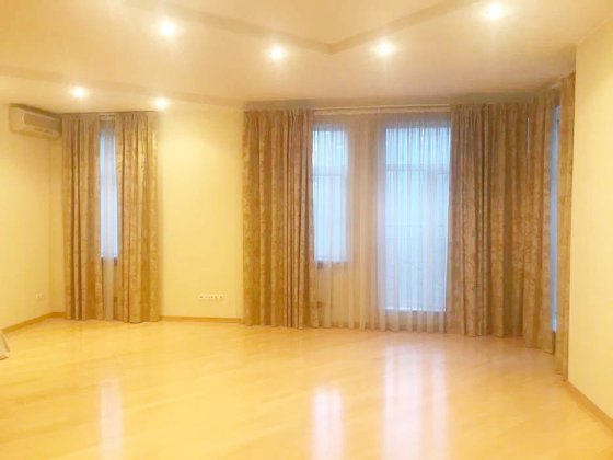 Продаж 4-к квартири вул. Дарвіна 3 Киев