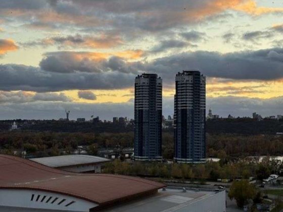 Продаж 4-кімнатної квартири в ЖК Микільський град Київ