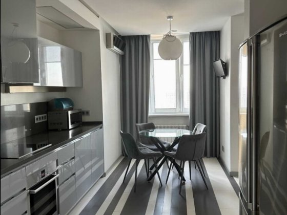 Продається 3-х кімнатна квартира з ремонтом по вулиці Княжий Затон, 21 ЖК "Корона" Київ